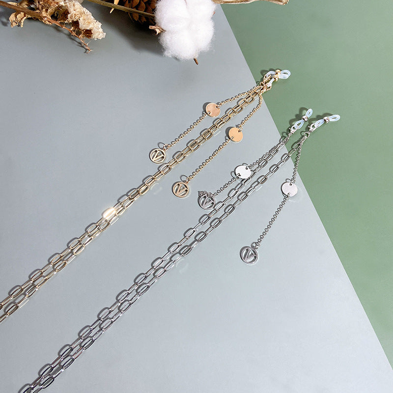 Stylish jewelry necklace with modern pendants Stornfield