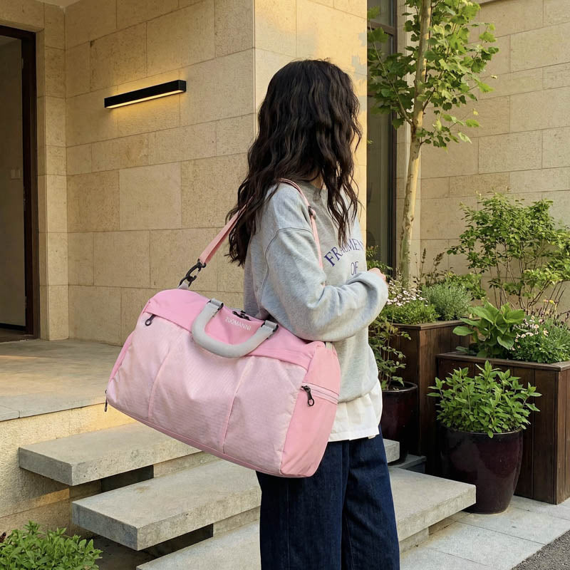 Sporty travel bag with padded carrying system and multiple compartments Stornfield