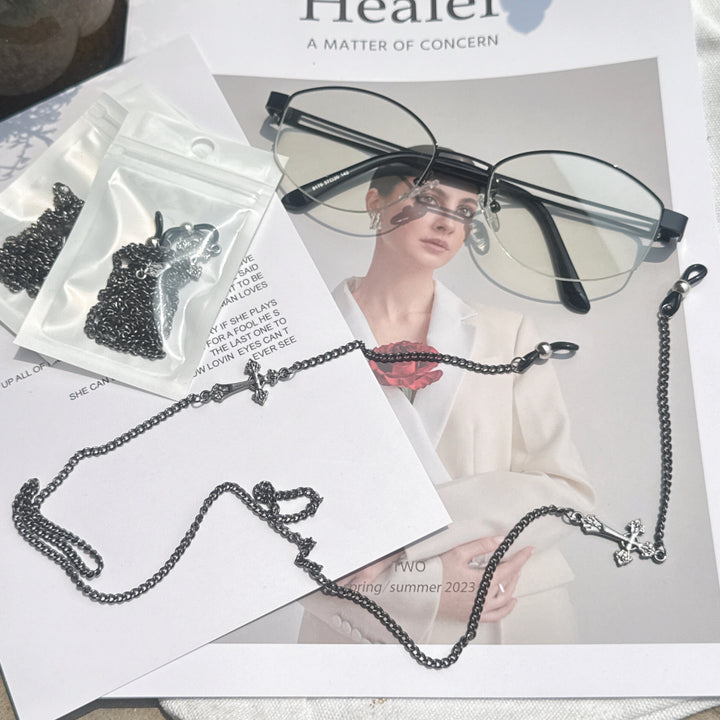 Stylish Cross-Detail Eyewear Chain Stornfield