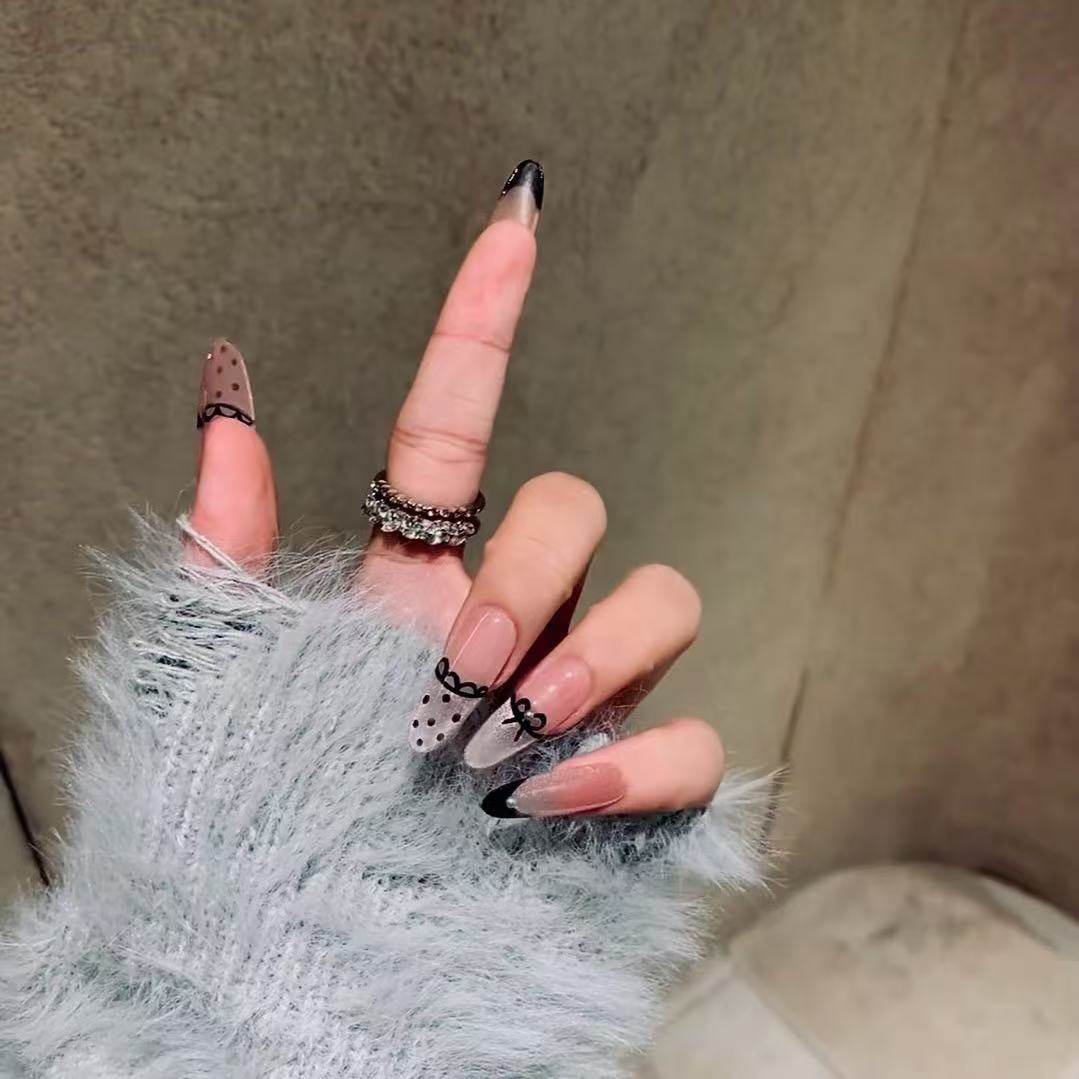 Artistic French Tip Press-On Nails Stornfield