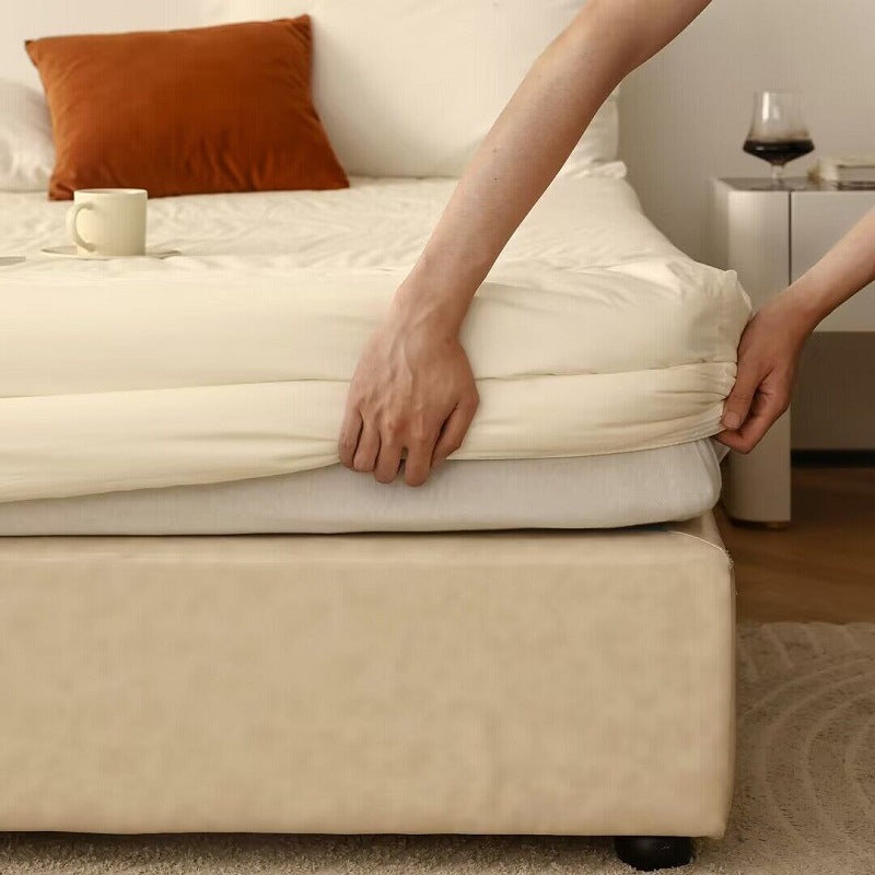 Comfort cold foam mattress with orthopedic shoulder zone and removable hygienic cover