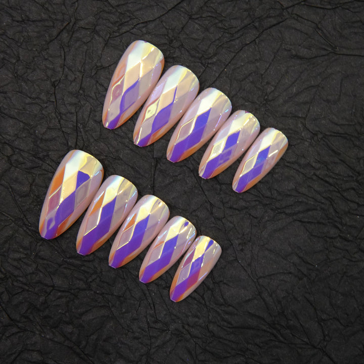 Glamorous Diamond Pattern Press-On Nail Set