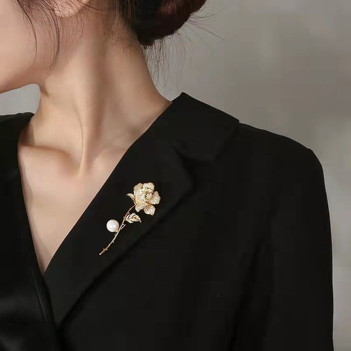 Elegant Brooch in Flower Shape with Rhinestones and Pearl Stornfield