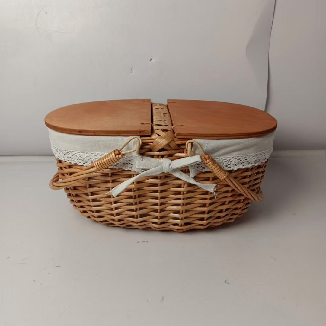 Women's picnic basket with practical wooden lid and stylish inner lining Stornfield