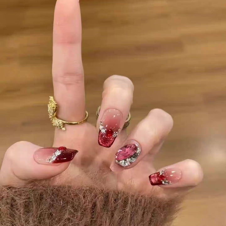 Glamorous and Sparkling Art Nails Stornfield