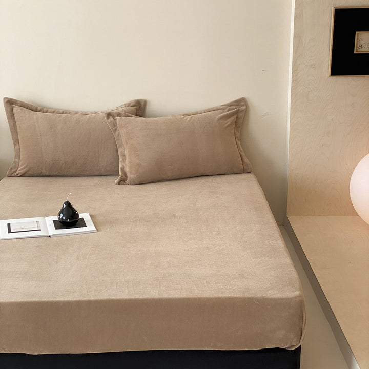 Velvet Fitted Sheet Set with Extra Deep All-Around Elastic and Velvety Surface