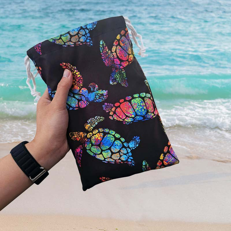 Bath towel with colorful sea turtle design Stornfield