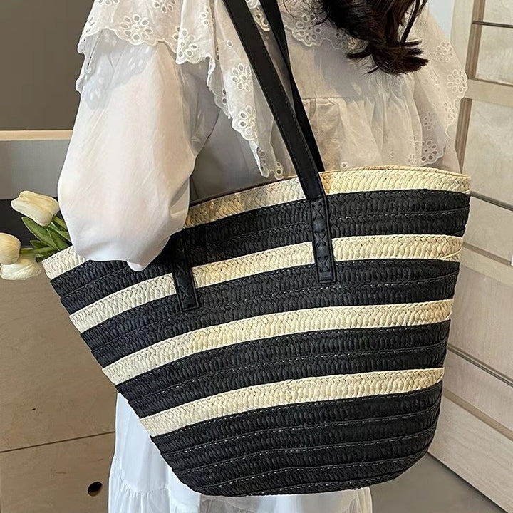 Stylish beach bag with leather handles Stornfield