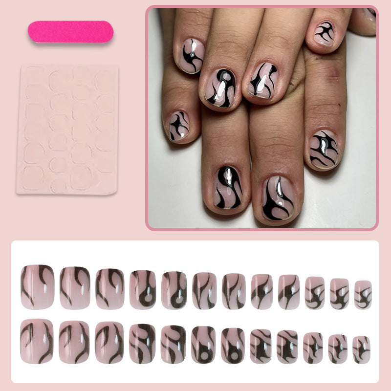 Nail set with elegant black and white design Stornfield