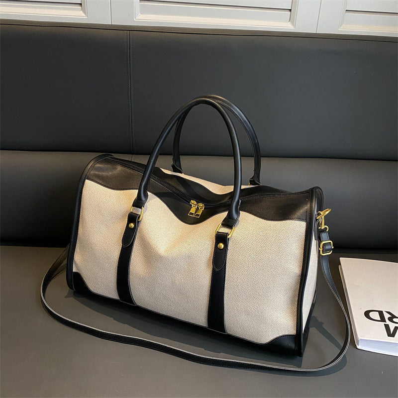 Sporty travel bag with removable shoulder strap Stornfield
