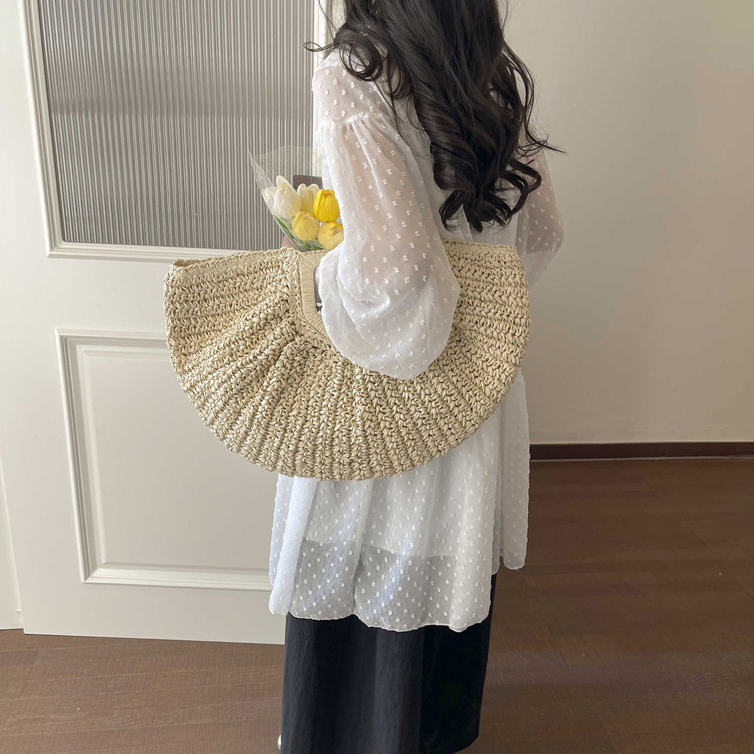 Handcrafted straw bag with elegant pleats Stornfield