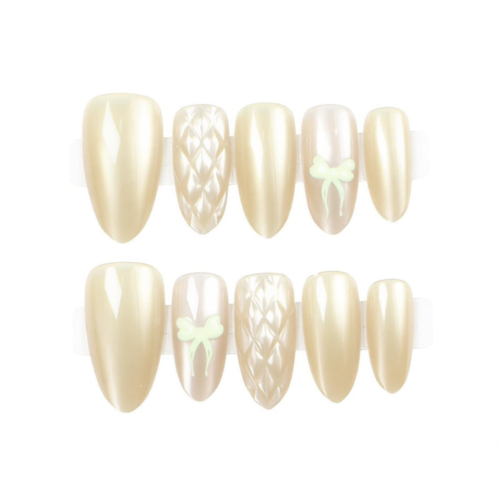 Elegant Press-On Nail Art Set with Decorative Floral Elements Stornfield