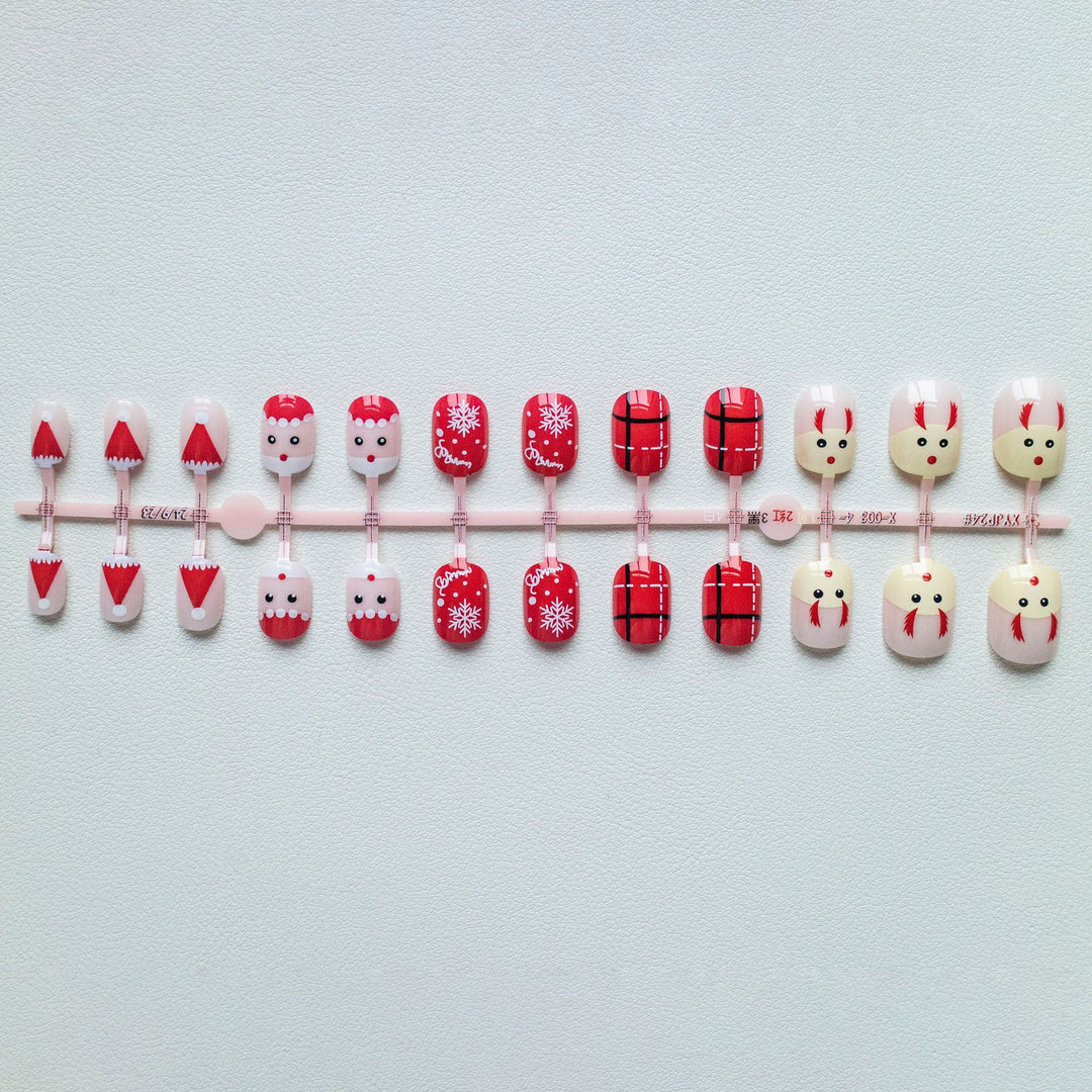 Festive Holiday-Themed Nail Art Kit