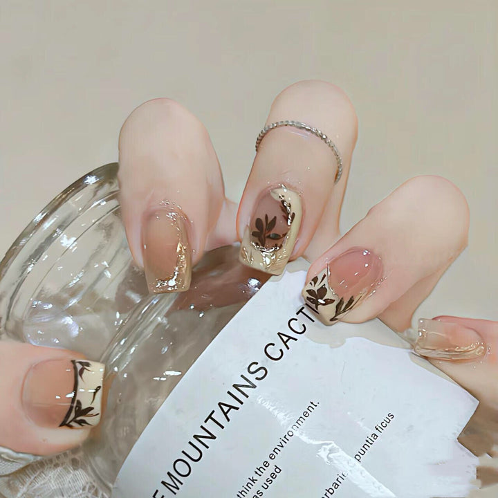 Elegant Floral Print Press-On Nail Set