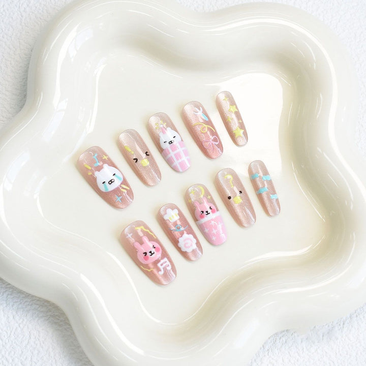 Stylish animal motif artificial nails Stornfield