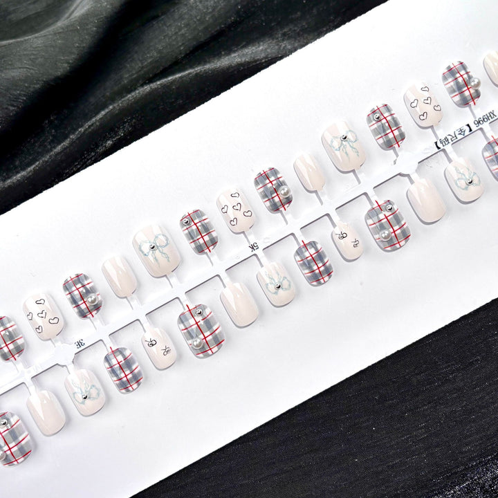 Elegant Polka Dot and Lace Press-On Nail Set