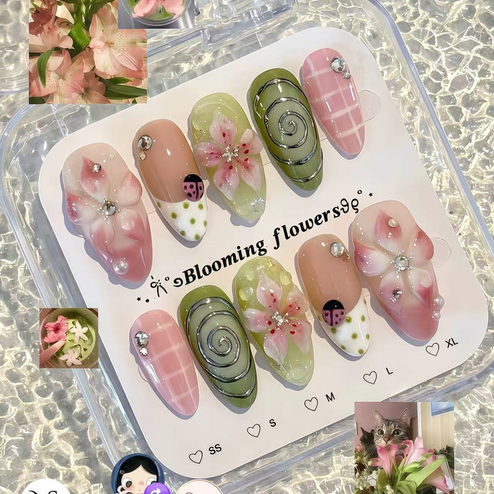 Decorative Floral Nail Art Press-On Set 1790746157