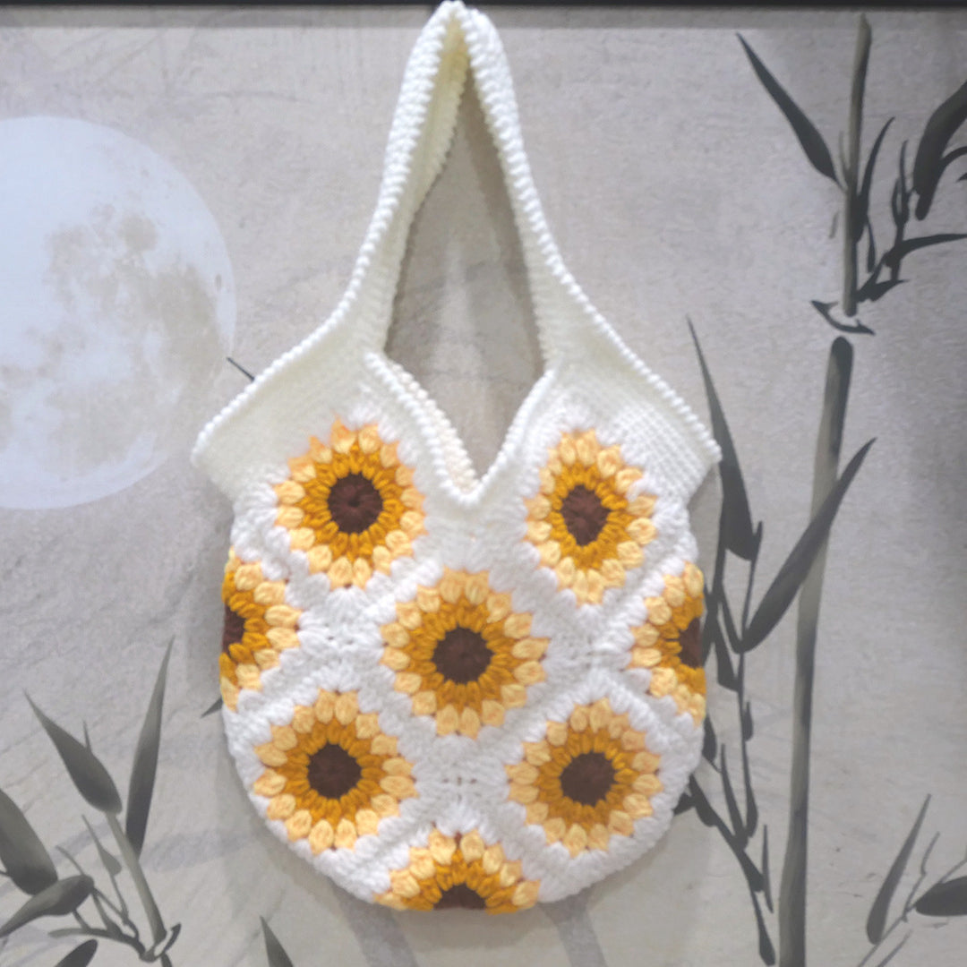 Handcrafted Macrame Bag in Floral Pattern Stornfield