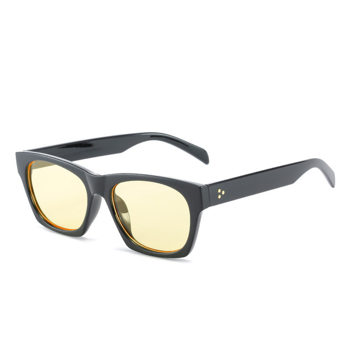 Retro-Inspired Chunky Sunglasses Stornfield