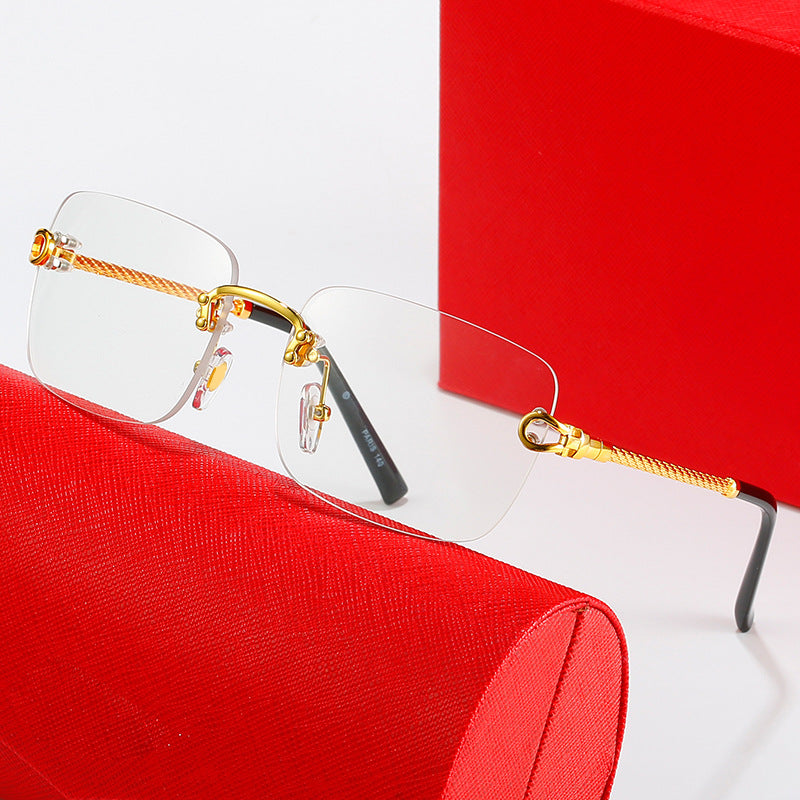 Women's square sunglasses with luxurious, gold-accented frame and protective lenses Stornfield