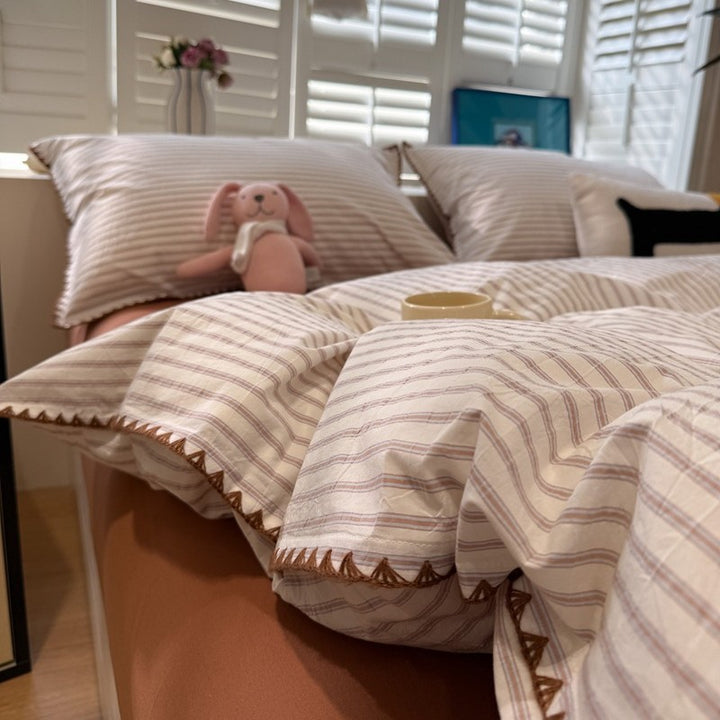 Lightweight Checkered Bedding Set