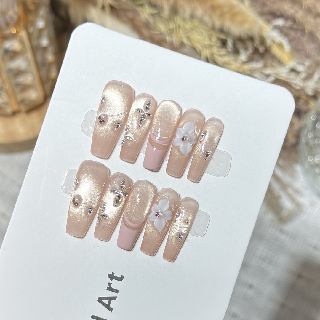 Elegant Floral Accent Press-On Nail Set Stornfield