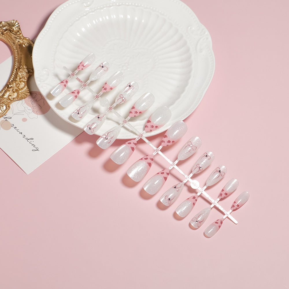 Elegant Floral Accent Press-On Nail Set Stornfield