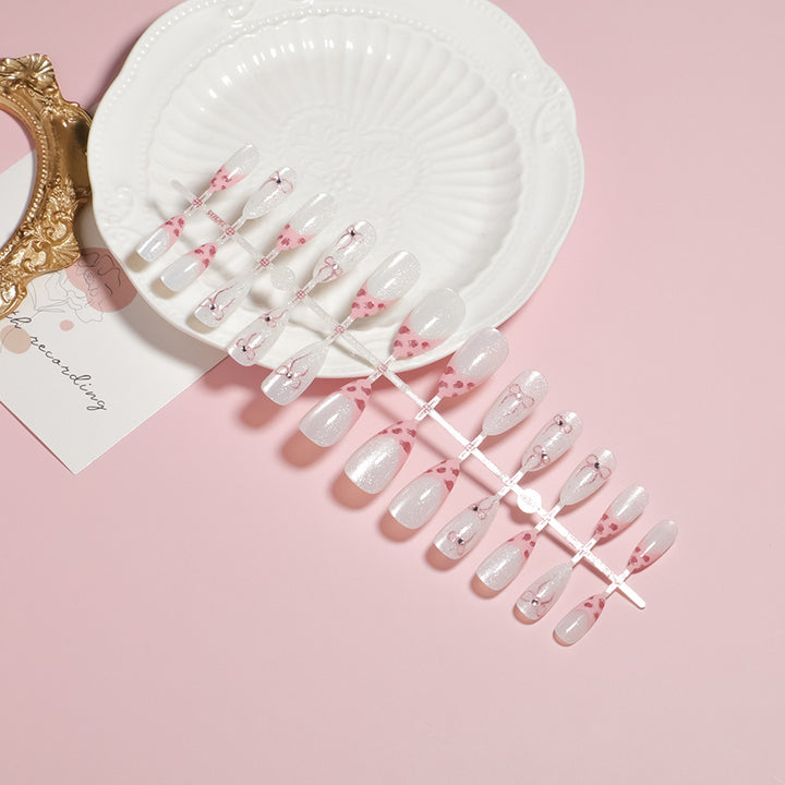 Elegant Floral Accent Press-On Nail Set Stornfield