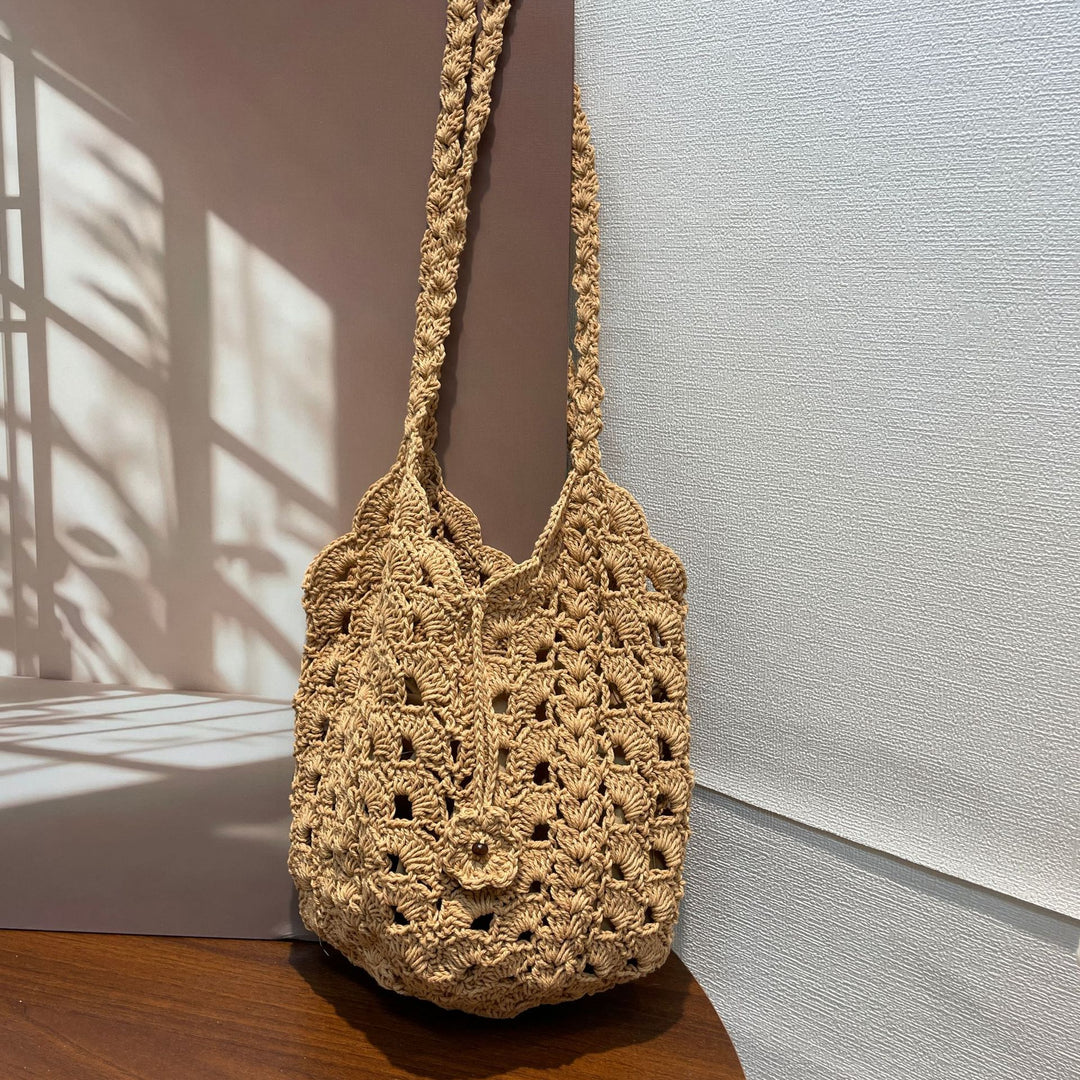 Hand-knotted shoulder bag in modern design Stornfield