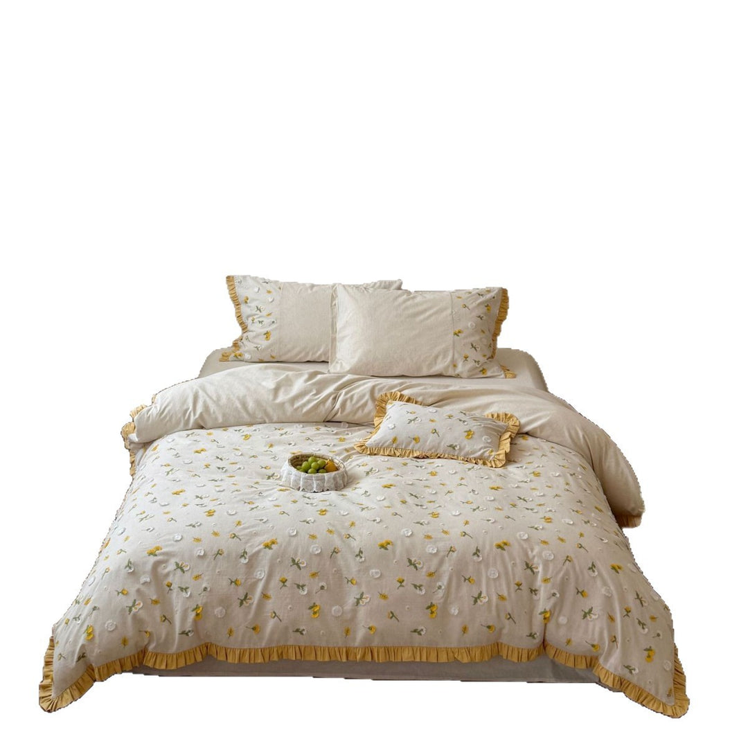 Cotton-linen duvet cover set with floral embroidery structure and decorative ruffle
