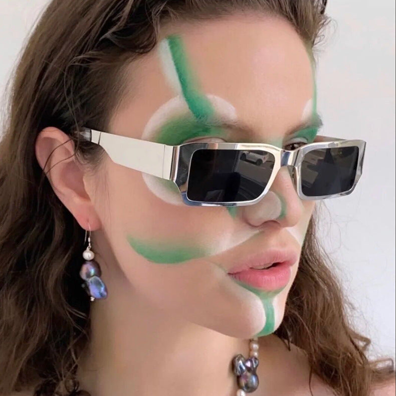 Women's geometric sunglasses with protective UV filter and sturdy metal frame Stornfield