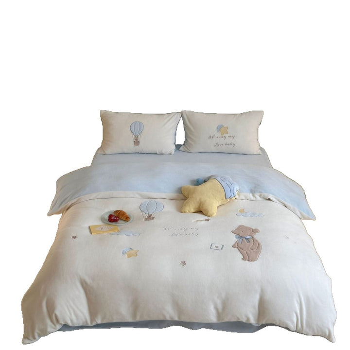 Children's bedding set made of cotton with appliquéd hot air balloon and teddy bear motifs Stornfield