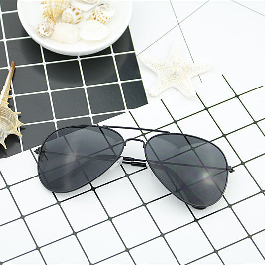 Women's modern pilot sunglasses with gradient lens design Stornfield