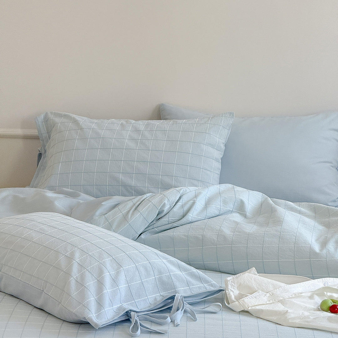 Dezent checked bedding set made of soft cotton percale with a light quilted texture