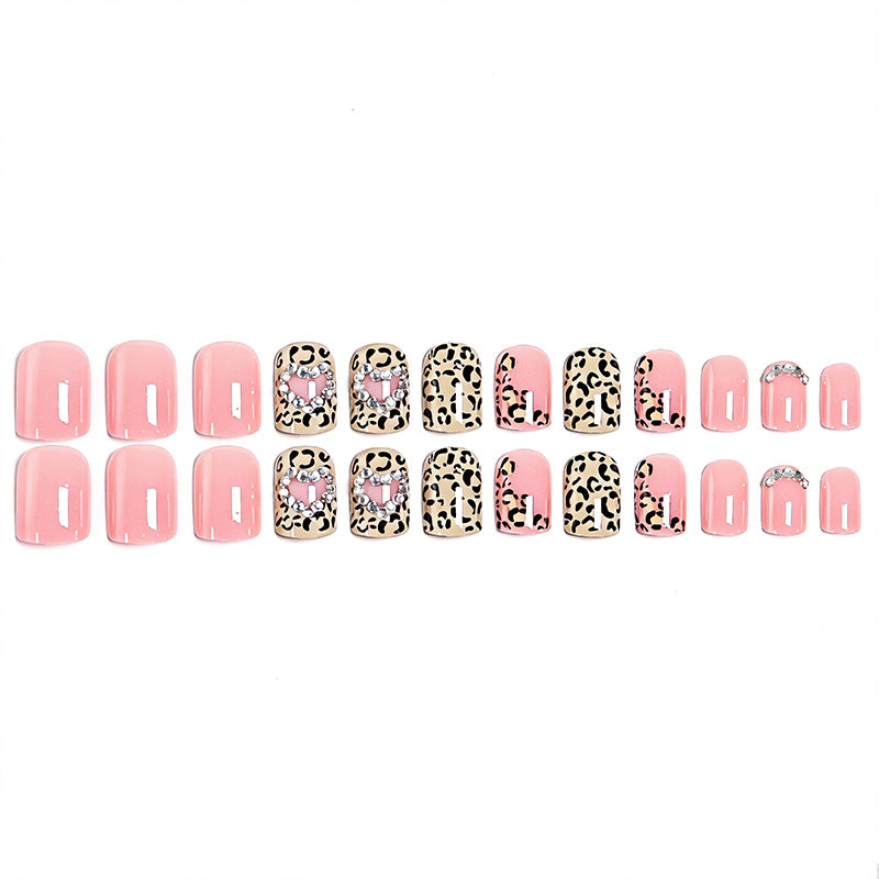 Elegant leopard print artificial nails Stornfield