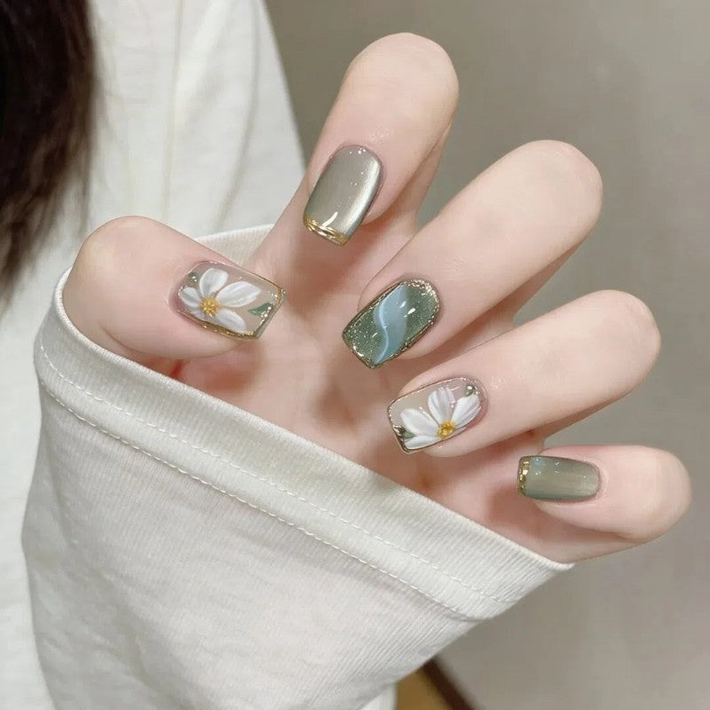 Artistic Floral Design Press-On Nail Set Stornfield