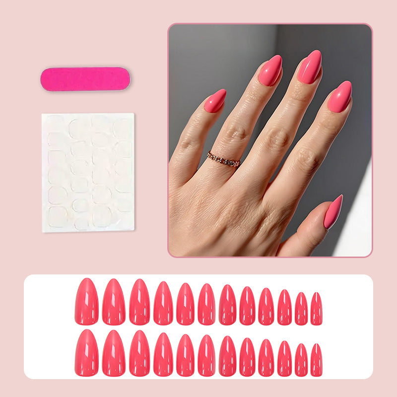 Nail set with elegant drop shape and highly glossy accents Stornfield