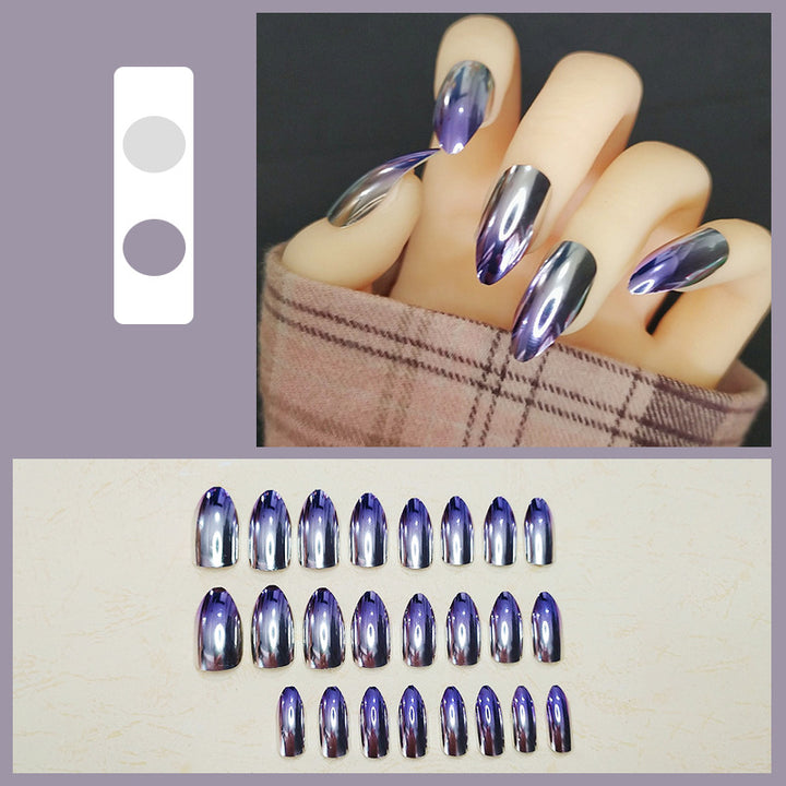 Creative artificial nails in modern gradient design Stornfield