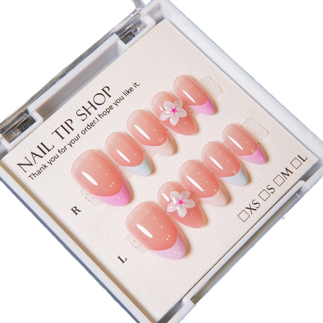 Elegant Floral Design Press-On Nail Set