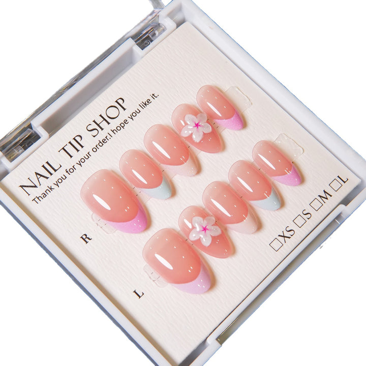Elegant Floral Design Press-On Nail Set