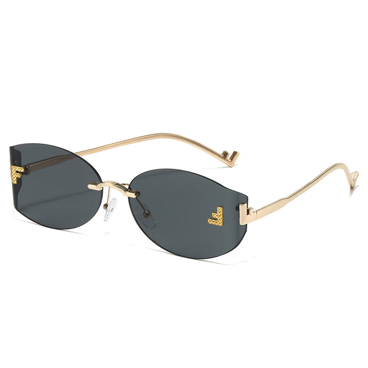 Elegant Winged Sunglasses Stornfield