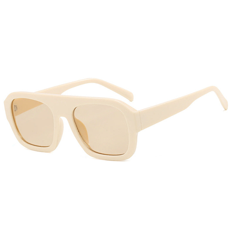 Women's fashionable sunglasses with a sturdy frame and wide lenses Stornfield