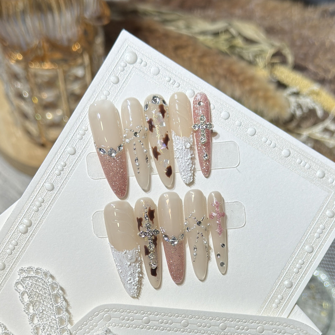 Glamorous Press-On Nail Art Kit with Innovative Design Elements Stornfield