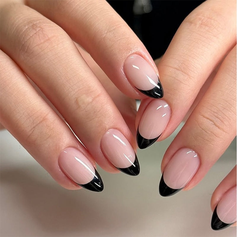 Artificial nail set with elegant black and white lace design Stornfield
