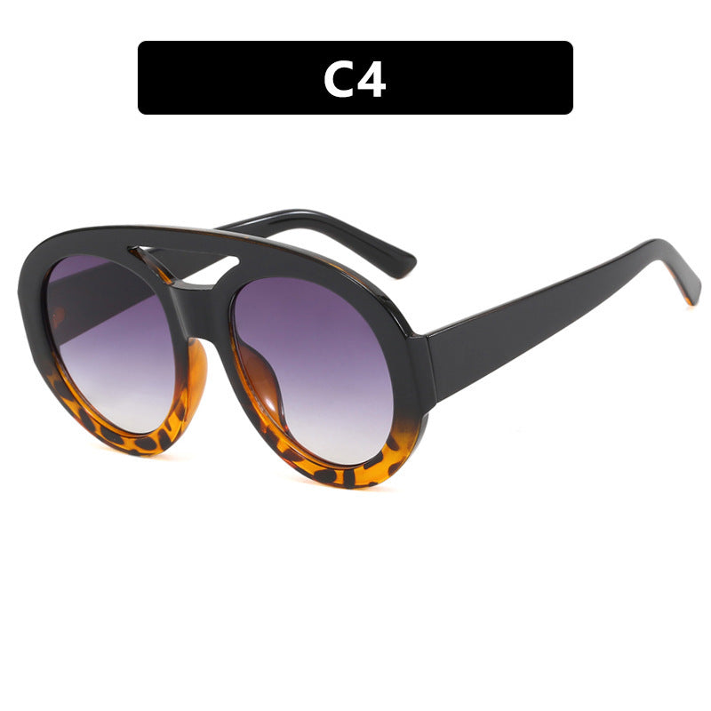 Ladies elegant sunglasses with fashionable design Stornfield