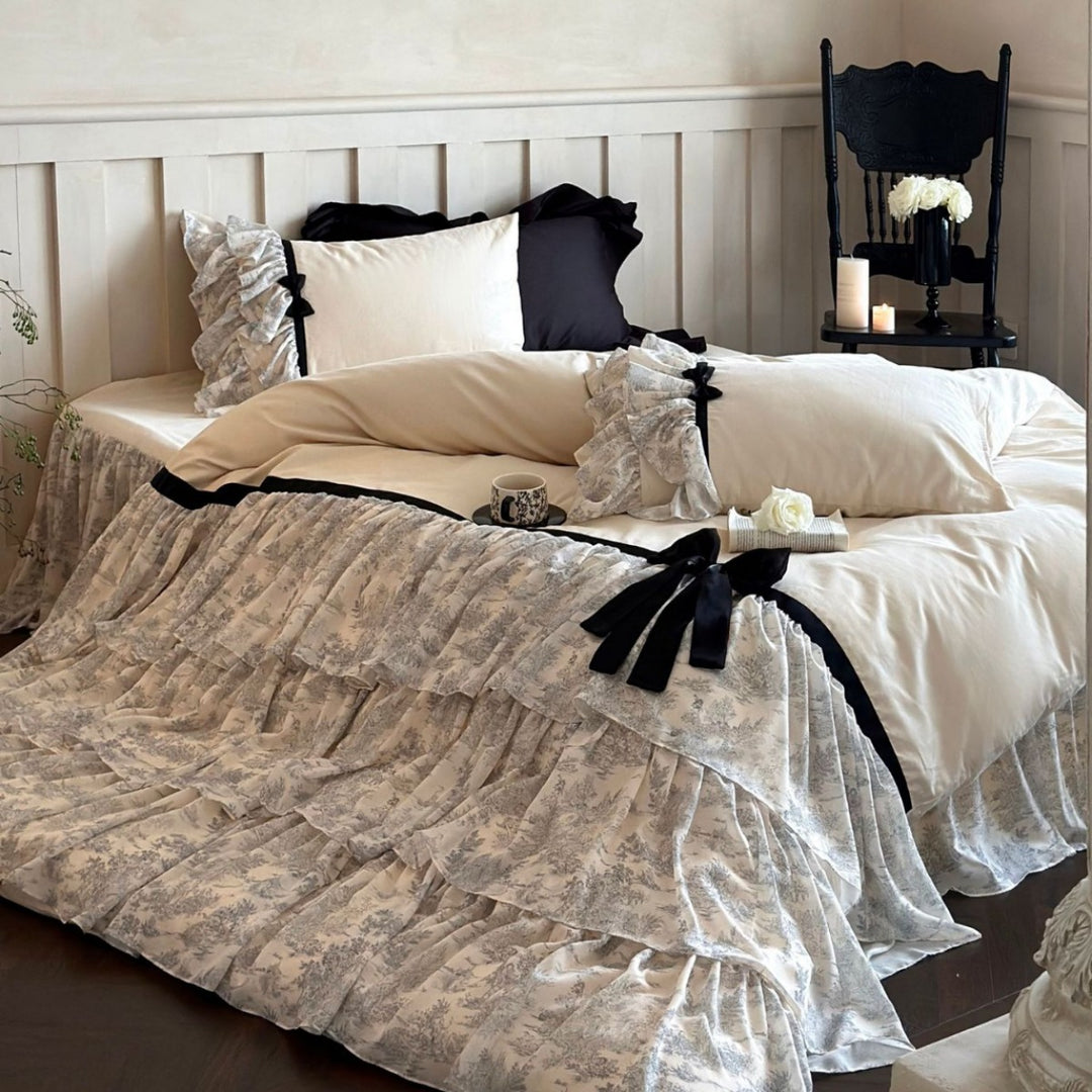 Romantic bedding set with frills, ruffles and bow decoration