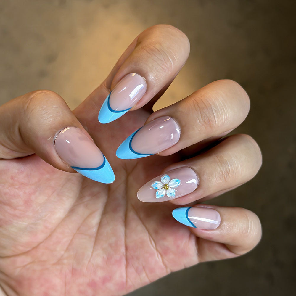 Artistic Press-On Nail Kit with Floral Accents Stornfield