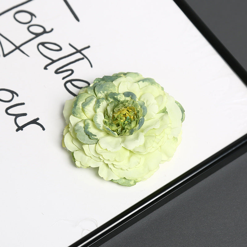 Elegant Floral Hair Accessory for Decorative Styling