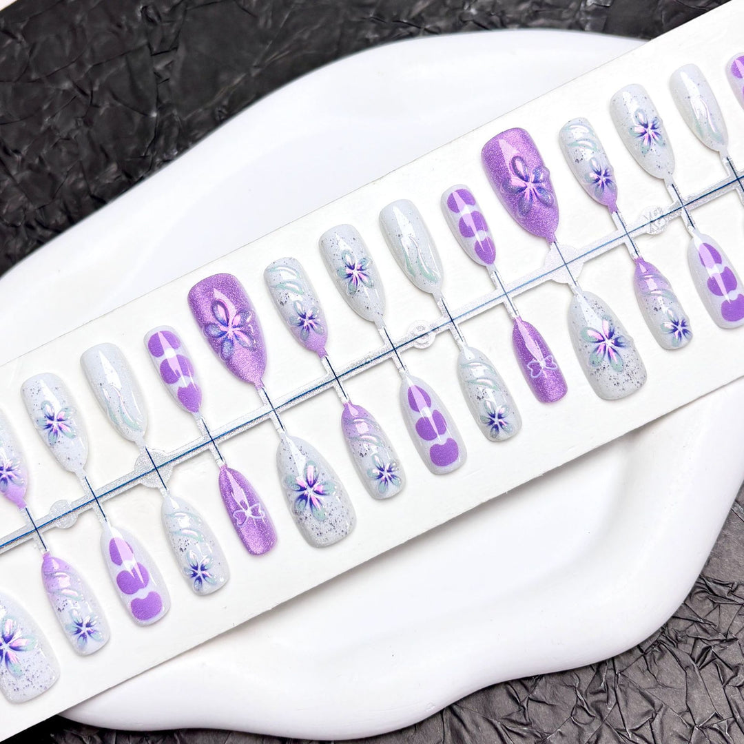 Floral-Themed Press-On Nail Art Collection