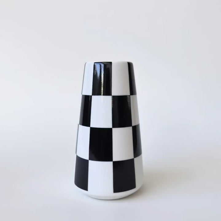Chic Checkerboard Pattern Ceramic Vase Stornfeild